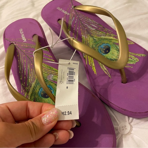 Old navy wedge flip flops-NWT! - Picture 3 of 5